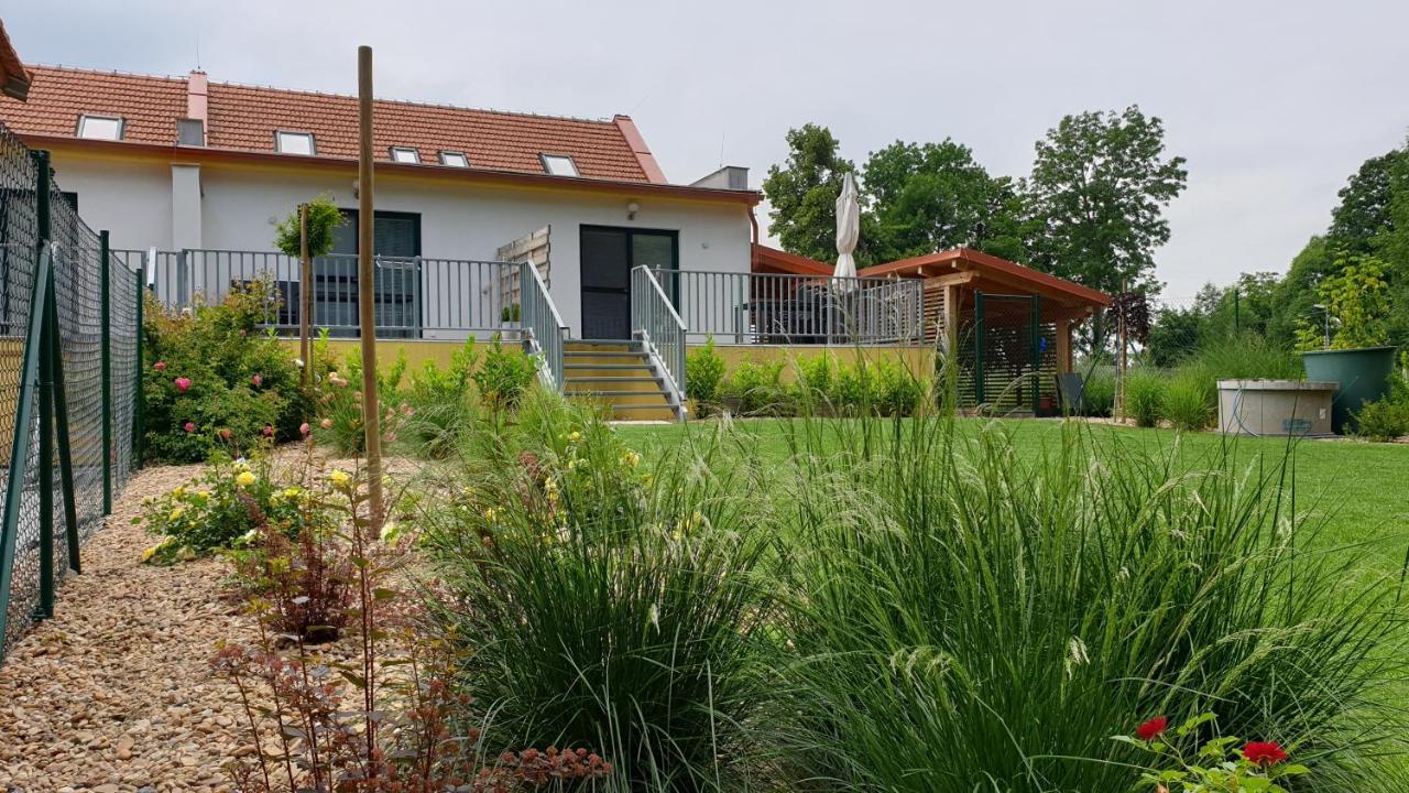 Apartmány U Zámečku Hlohovec Exteriér fotografie