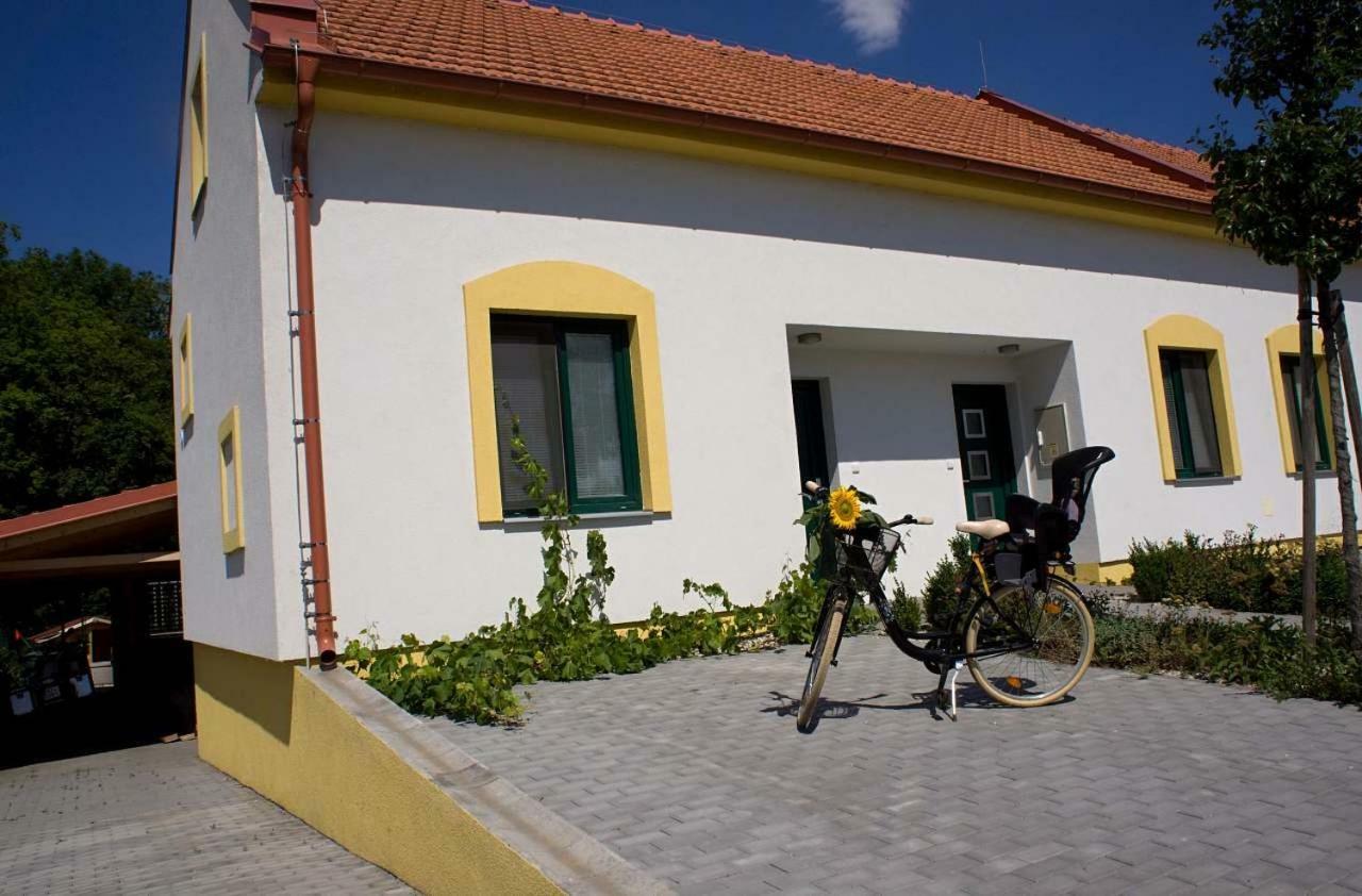 Apartmány U Zámečku Hlohovec Exteriér fotografie